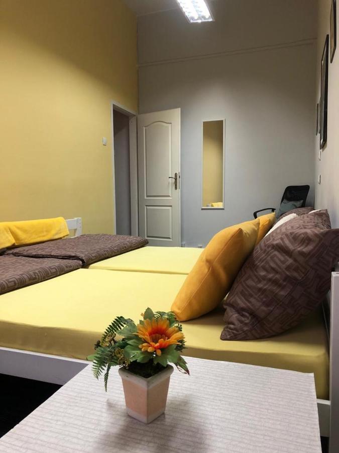 Spacious Tuzlaks Apartments Sarajevo Ferhadija Exterior photo